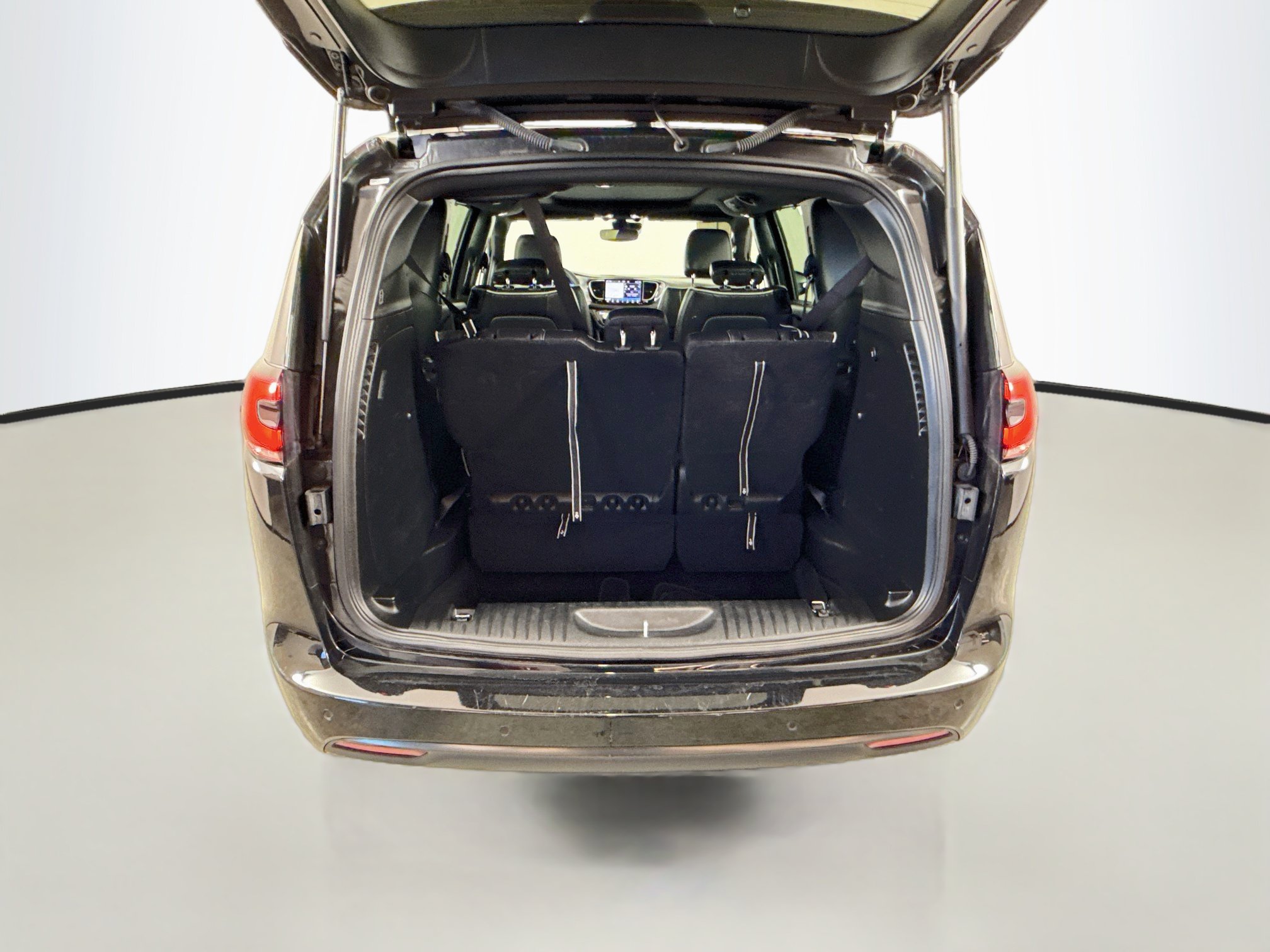 Used 2026 Chrysler Pacifica Limited w/ S Appearance Package FWD image 25