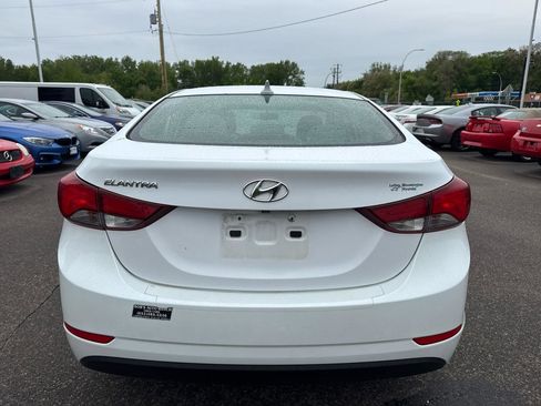 Used 2015 Hyundai Elantra SE w/ Option Group 02 FWD image 6