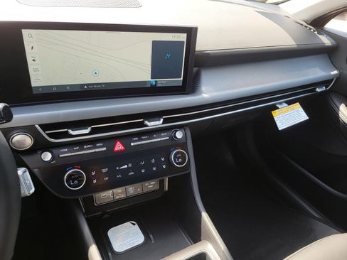 New 2026 Hyundai Sonata Limited FWD image 17