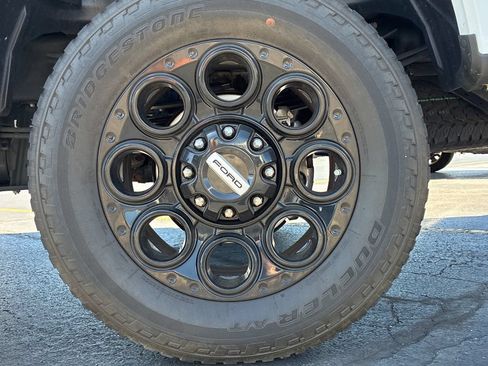 Used 2023 Ford F250 Lariat w/ Black Appearance Package AWD/4WD image 16