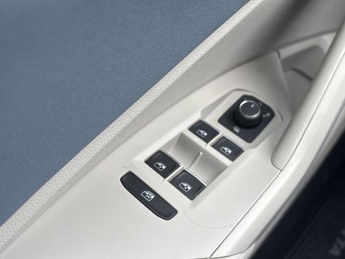 New 2026 Volkswagen Jetta SE FWD image 27