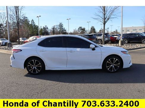 Used 2018 Toyota Camry SE w/ Audio Package image 8