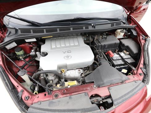 Used 2010 Toyota Sienna XLE FWD image 27