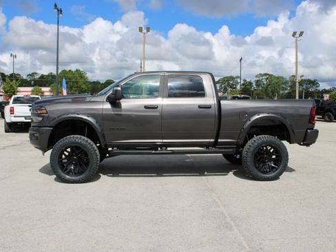 Used 2026 RAM 2500 Big Horn AWD/4WD image 6