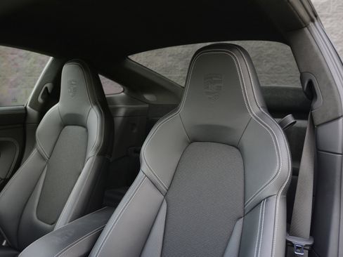 Certified 2023 Porsche 911 GT3 RWD image 4
