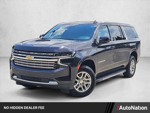 Used 2024 Chevrolet Suburban LT RWD image 1