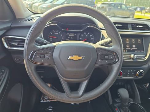 Used 2021 Chevrolet TrailBlazer LT AWD/4WD image 17