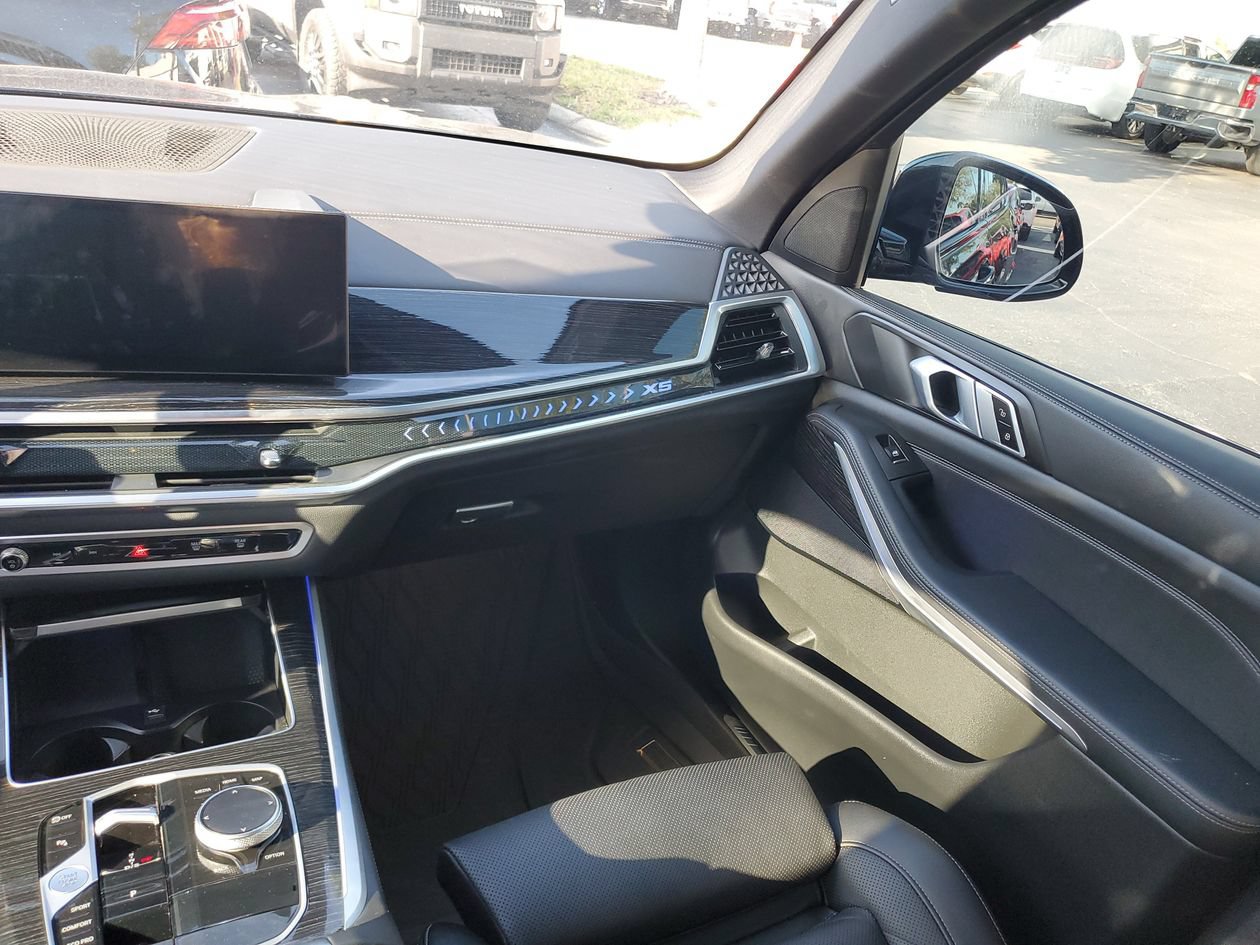 Used 2024 BMW X5 sDrive40i w/ M Sport Package RWD image 14