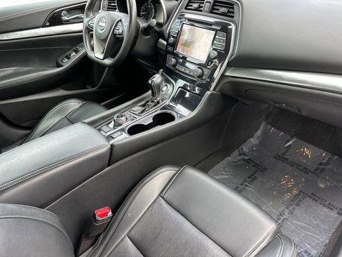 Used 2023 Nissan Maxima SV w/ Floor Mat Group FWD image 15