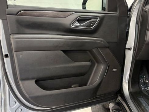 Used 2024 Chevrolet Suburban Z71 w/ Luxury Package image 15