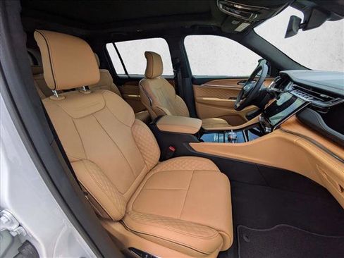 Used 2025 Jeep Grand Cherokee L Summit AWD/4WD image 20