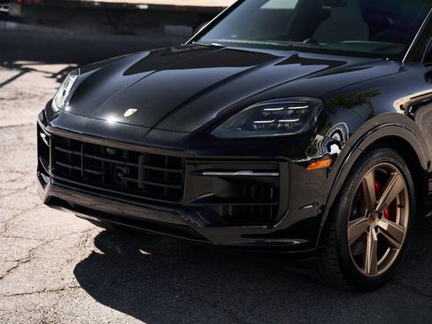 Used 2025 Porsche Cayenne GTS image 6