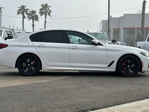 Used 2023 BMW 540i w/ M Sport Package image 3