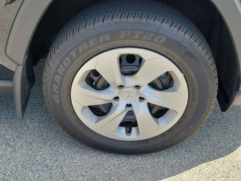 Used 2025 Toyota RAV4 LE AWD/4WD image 8