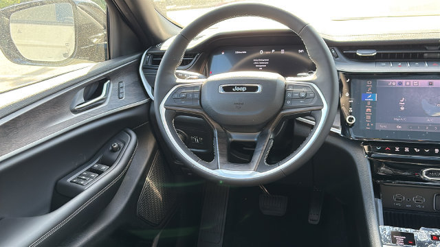 New 2027 Jeep Grand Cherokee Limited AWD/4WD image 24