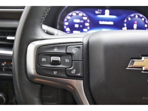 Used 2024 Chevrolet Suburban Premier RWD image 16