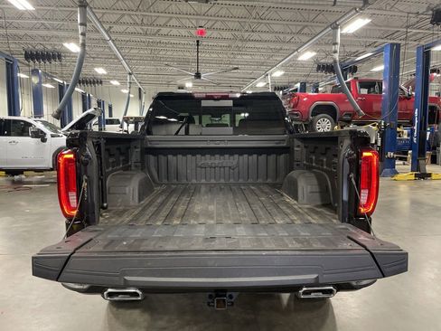 Used 2024 GMC Sierra 1500 AT4 w/ Technology Package image 7