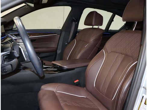 Used 2021 BMW 530i w/ Executive Package RWD image 13