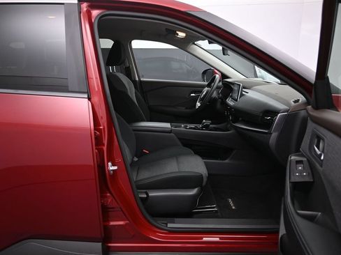 Used 2023 Nissan Rogue SV FWD image 26