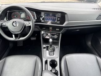 Used 2020 Volkswagen Jetta SE video 4