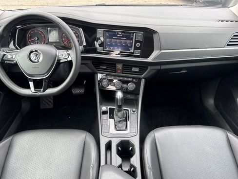 Used 2020 Volkswagen Jetta SE image 4