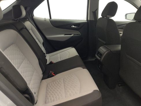 Used 2021 Chevrolet Equinox LS image 19