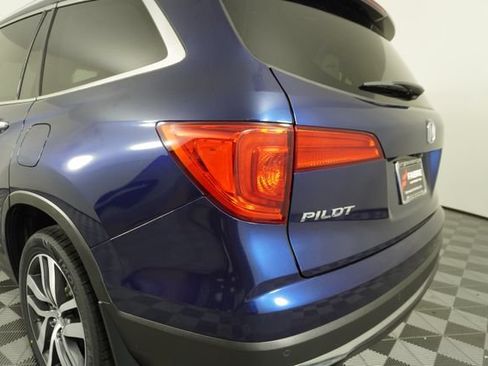 Used 2017 Honda Pilot Elite image 12