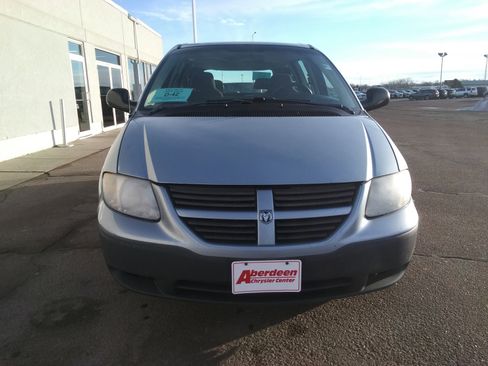 Used 2005 Dodge Caravan SE w/ Popular Equipment Group image 3