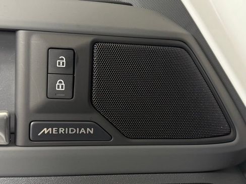 Used 2026 Land Rover Defender 110 S AWD/4WD image 28