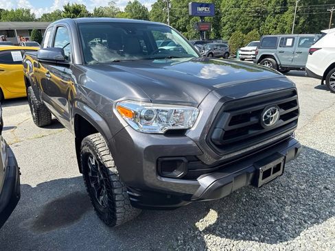 Used 2021 Toyota Tacoma SR w/ SR Convenience Package RWD image 2