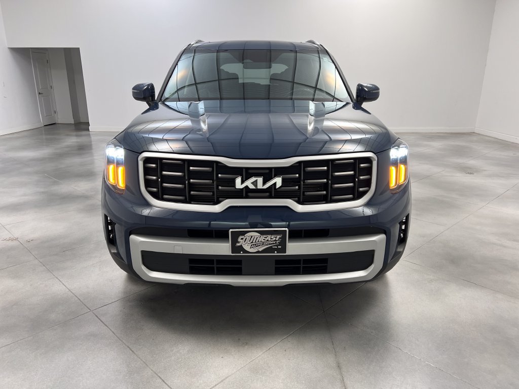 Used 2025 Kia Telluride S FWD image 3