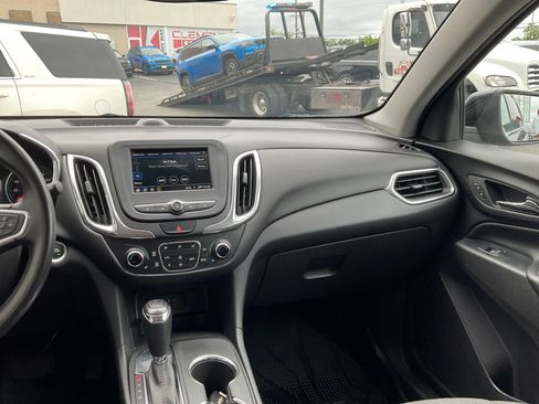 Used 2019 Chevrolet Equinox LT FWD image 14