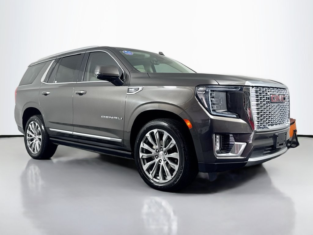 Used 2021 GMC Yukon Denali w/ Denali Premium Package RWD image 3