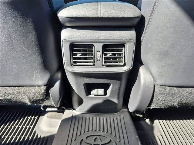 Used 2023 Toyota RAV4 XSE AWD/4WD image 15