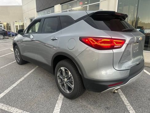 Used 2025 Chevrolet Blazer LT FWD image 12