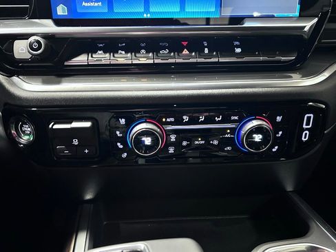 Used 2026 Chevrolet Silverado 1500 High Country AWD/4WD image 16