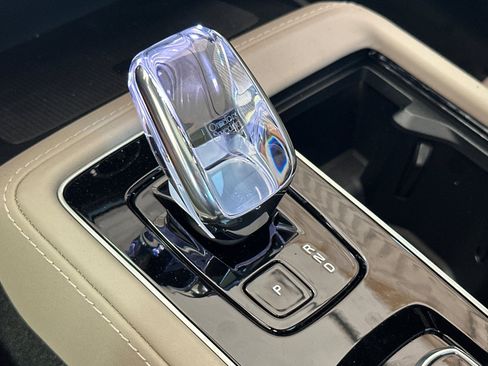 New 2026 Volvo XC90 T8 Plus AWD/4WD image 17