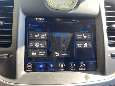 Used 2023 Chrysler 300 Touring L w/ Comfort Group image 23