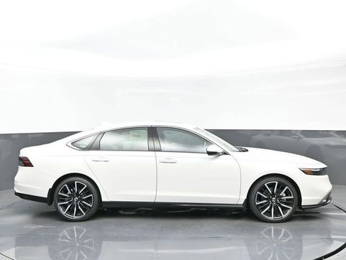 New 2025 Honda Accord Touring image 7