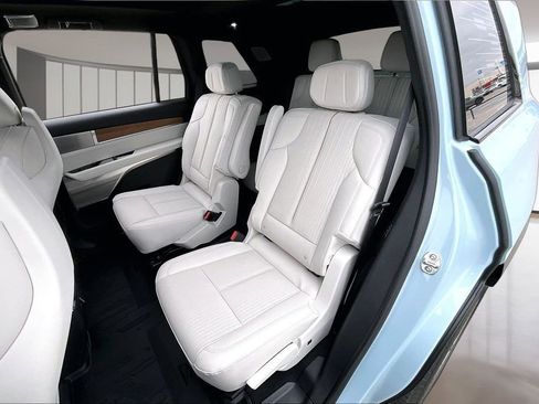 New 2026 Cadillac Vistiq Sport w/ LPO, Floor Liner Package AWD/4WD image 10
