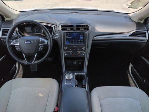 Used 2019 Ford Fusion SE w/ Equipment Group 151A FWD image 15