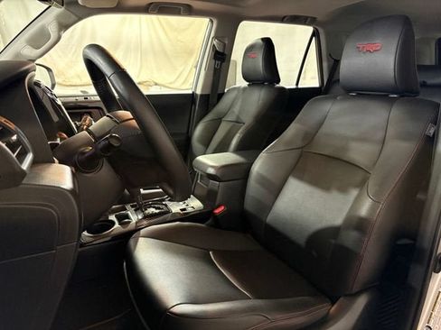 Certified 2020 Toyota 4Runner Venture w/ Moonroof Package AWD/4WD image 5