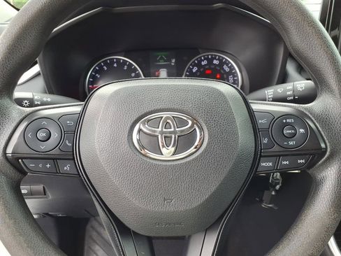 Used 2019 Toyota RAV4 LE AWD/4WD image 5