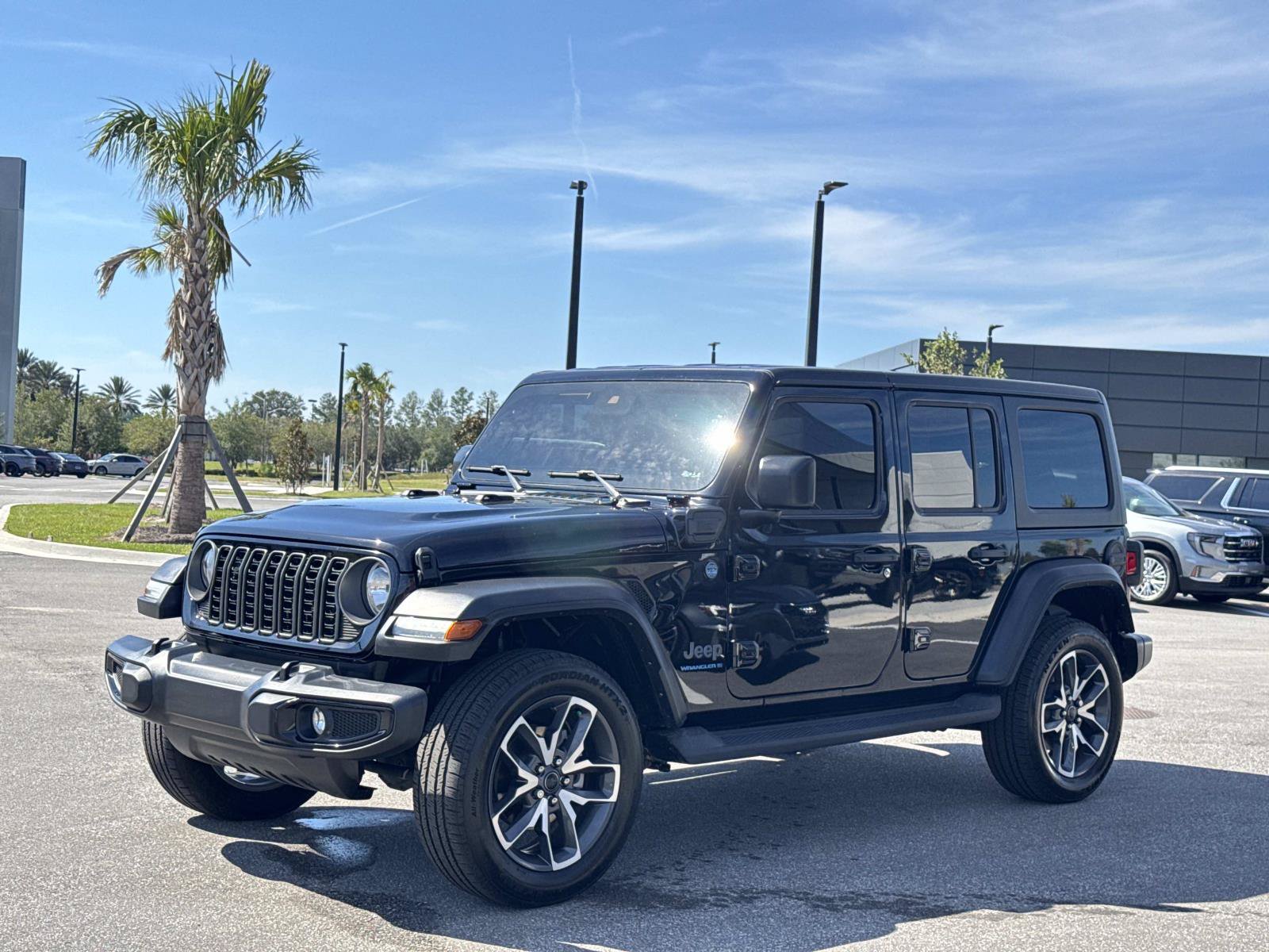 Used 2025 Jeep Wrangler Unlimited Sport S 4xe AWD/4WD image 7