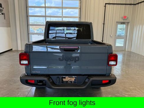 New 2025 Jeep Gladiator Sport image 7