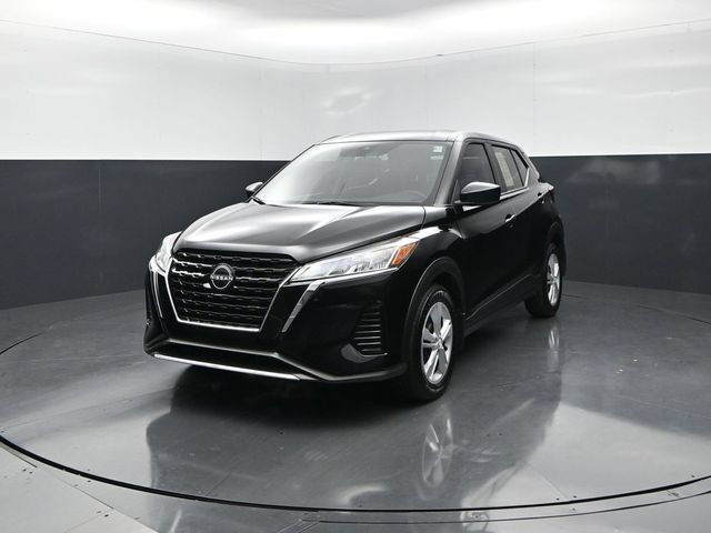 Used 2025 Nissan Kicks Play S FWD image 4