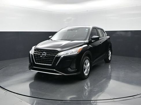 Used 2025 Nissan Kicks Play S FWD image 4