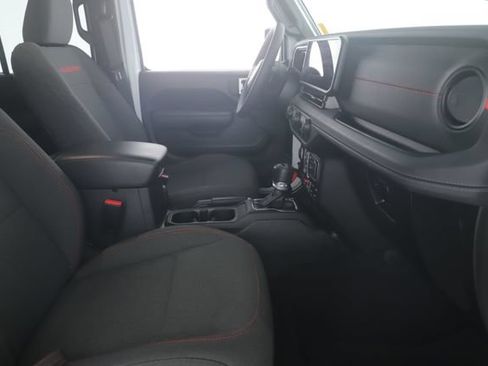 Used 2025 Jeep Wrangler Unlimited Rubicon AWD/4WD image 28