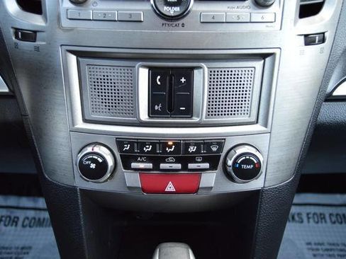 Used 2010 Subaru Outback 2.5i Premium w/ Protection Package 1A image 21