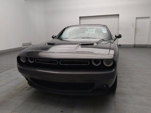 Used 2019 Dodge Challenger SXT w/ Driver Convenience Group RWD image 15